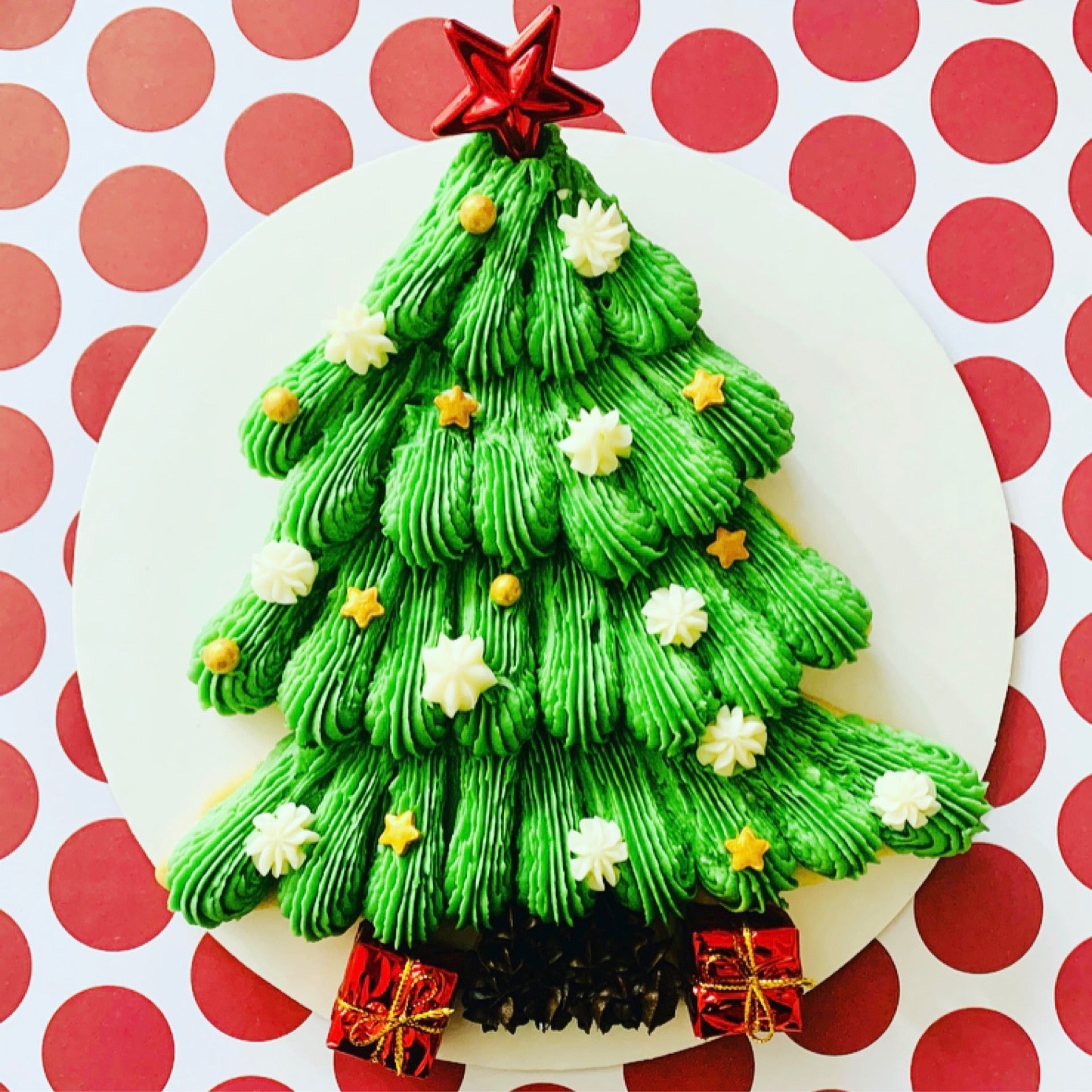 Holiday Christmas Tree Cake
